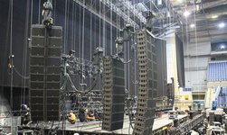 GIS Electric chain hoists carry loudspeakers onto indoor stage