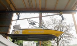 Grúa puente con polipastos eléctricos de cadena GP Two electric chain hoists on overhead travelling crane lift boat