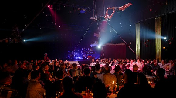 In der modernen Veranstaltungshalle des Zirkus Monti finden zahlreiche Veranstaltungen statt, darunter Monti's Varieté und Monti's Kulturtage.
