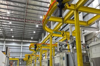 Crane systems in factory plant Free-standing auxiliary construction with crane tracks