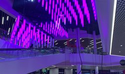 Das Atrium des Einkaufszentrums Volkiland erhielt im November ein neues Beleuchtungssystem