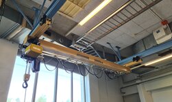 Untergurtlaufkran 2000 kg Traglast Brückenkran mit Elektrokettenzug für elektrisches Verschieben von Lasten
