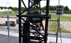 Chain hoist in mobile use in stage construction